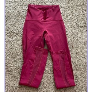 Lululemon leggings in pomegranate pink